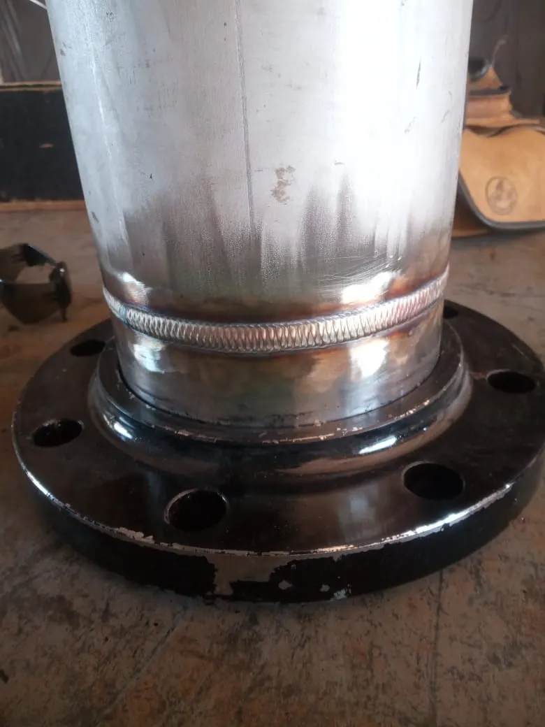 Foto de solda industrial em obra 08